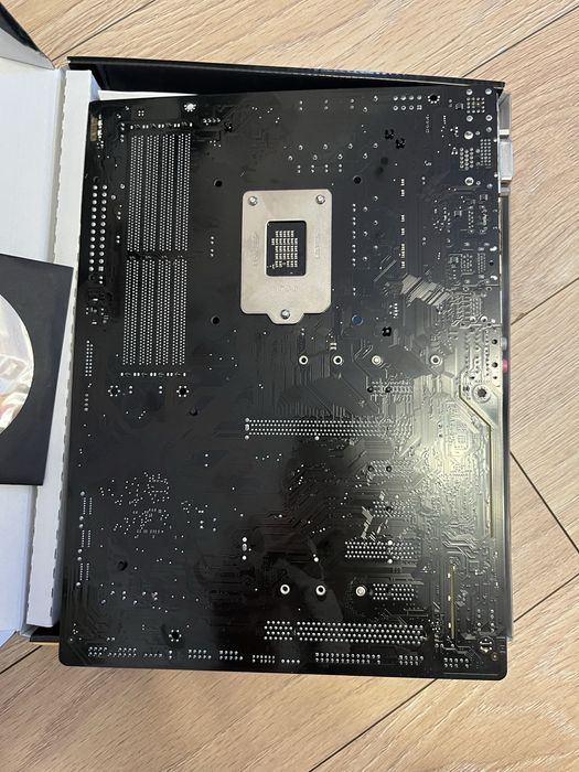 Материнська плата GIGABYT Z370 HD3P(не працююча)