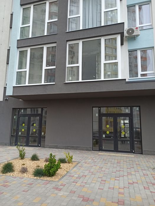 Акварель 8 на Таирова 120 м Коммерция