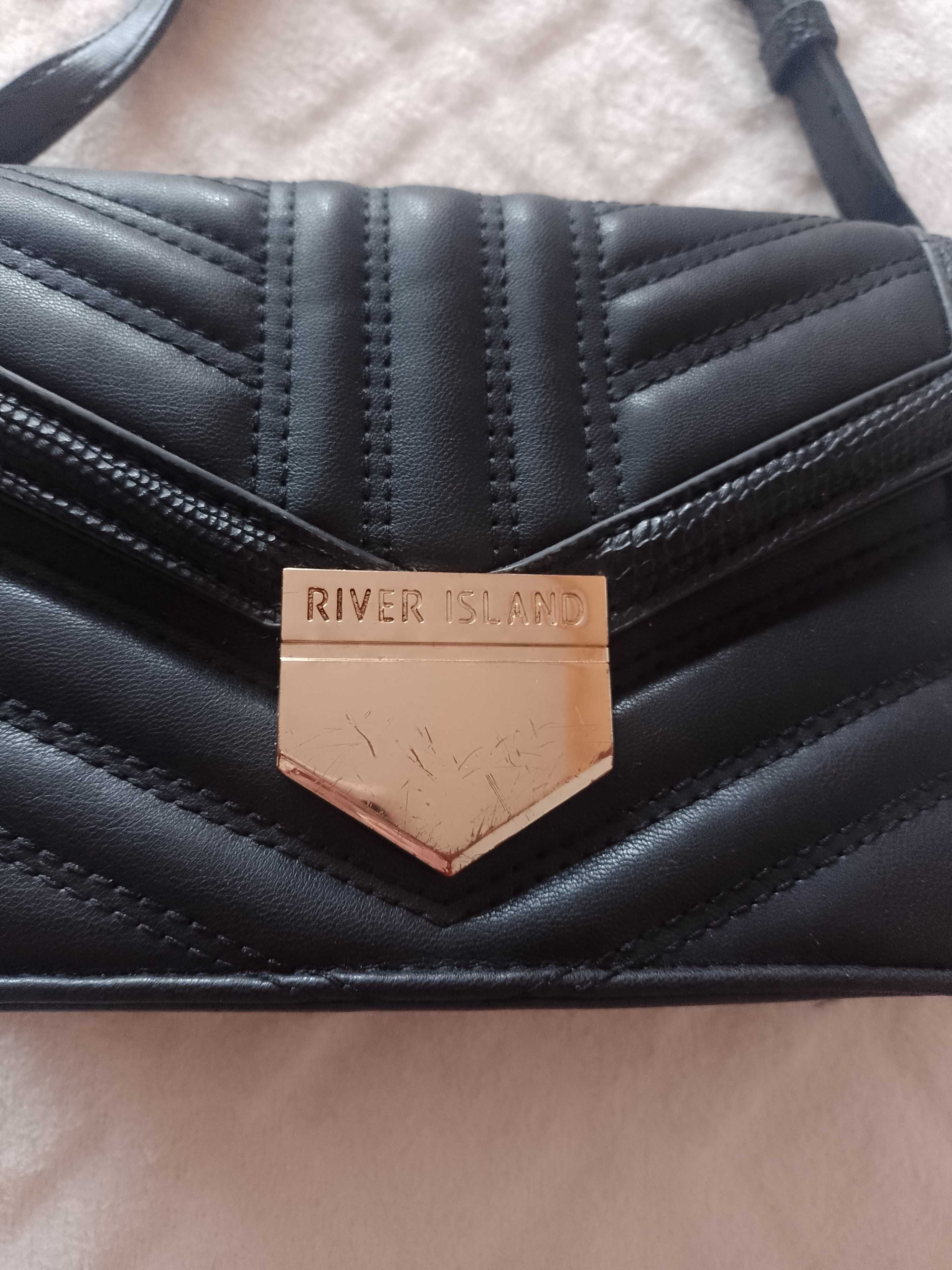 River Island/ Czarna torebka listonoszka z Londynu