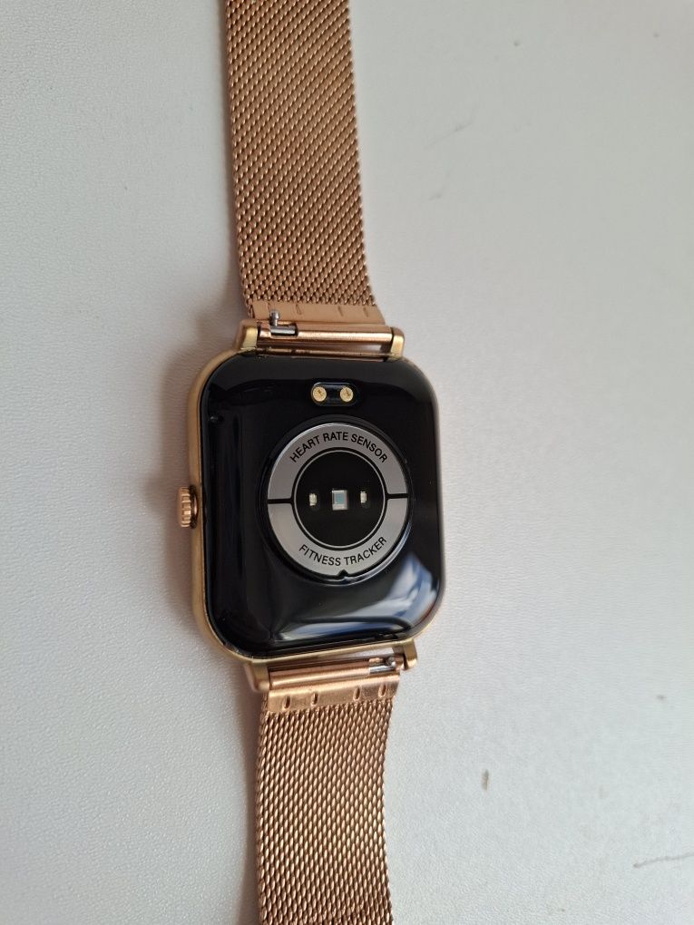 Smartwatch U.S. Polo Assn złoty na bransolecie