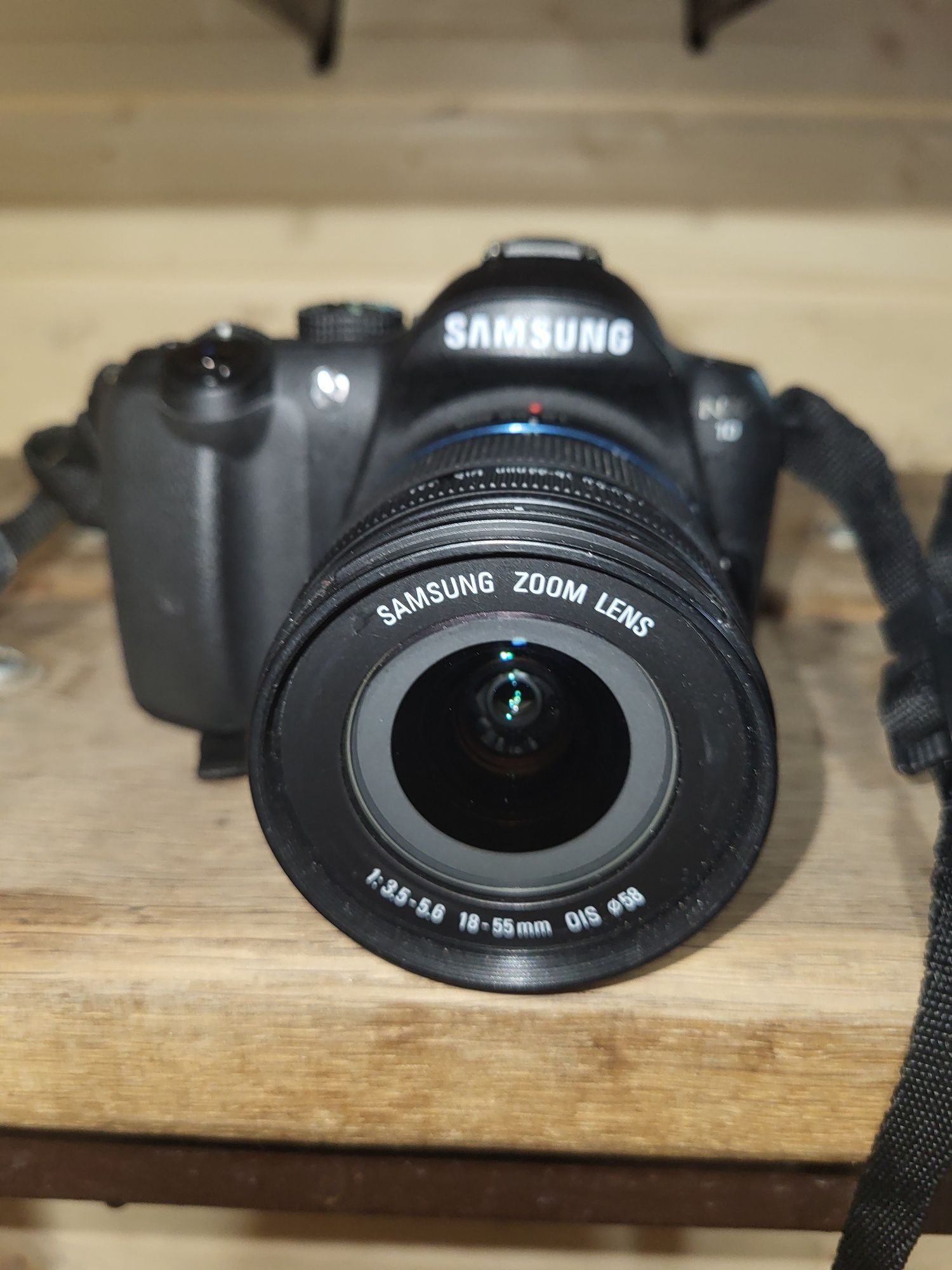 Фотоапарат Samsung NX10.