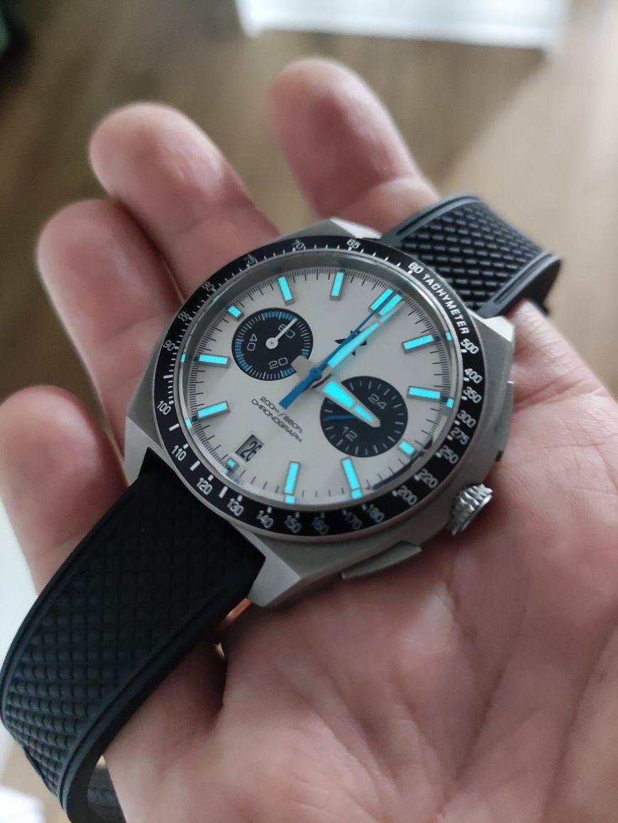 RZE Valour Chronograph - Tytan, Seiko meca-quartz, Microbrand