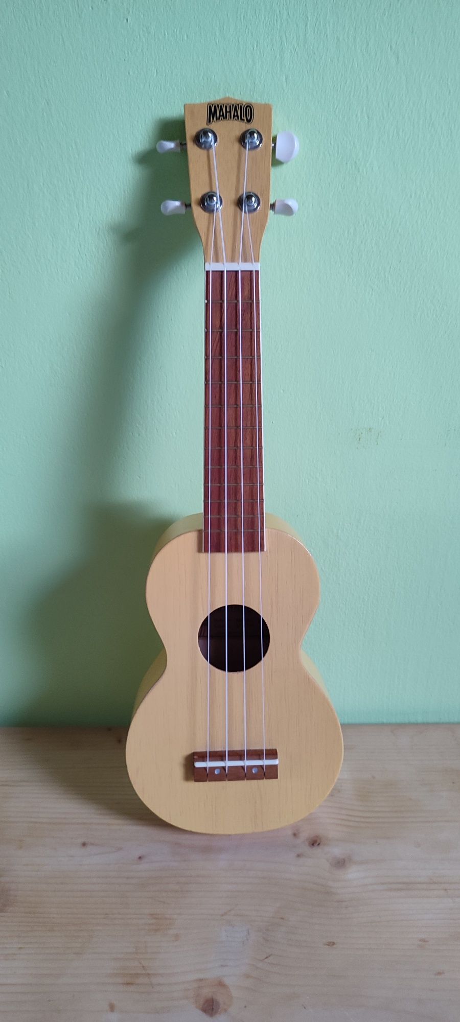 Ukulele marki Mahalo MK1TBS Sopranowe stan idealny + naklejki