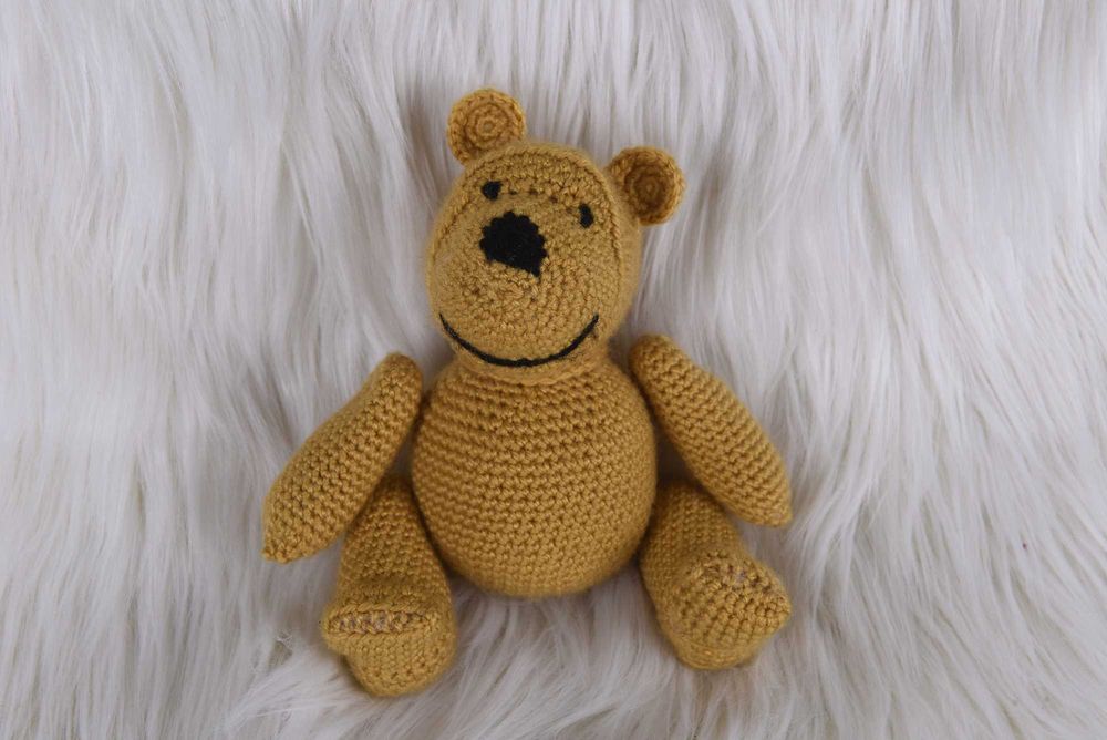 Kubuś Puchatek Miś na szydełku zabawka dla dziecka