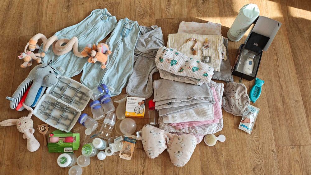 Wyprawka duży zestaw butelki kocyki aspirator Braun, otulacze Woombie