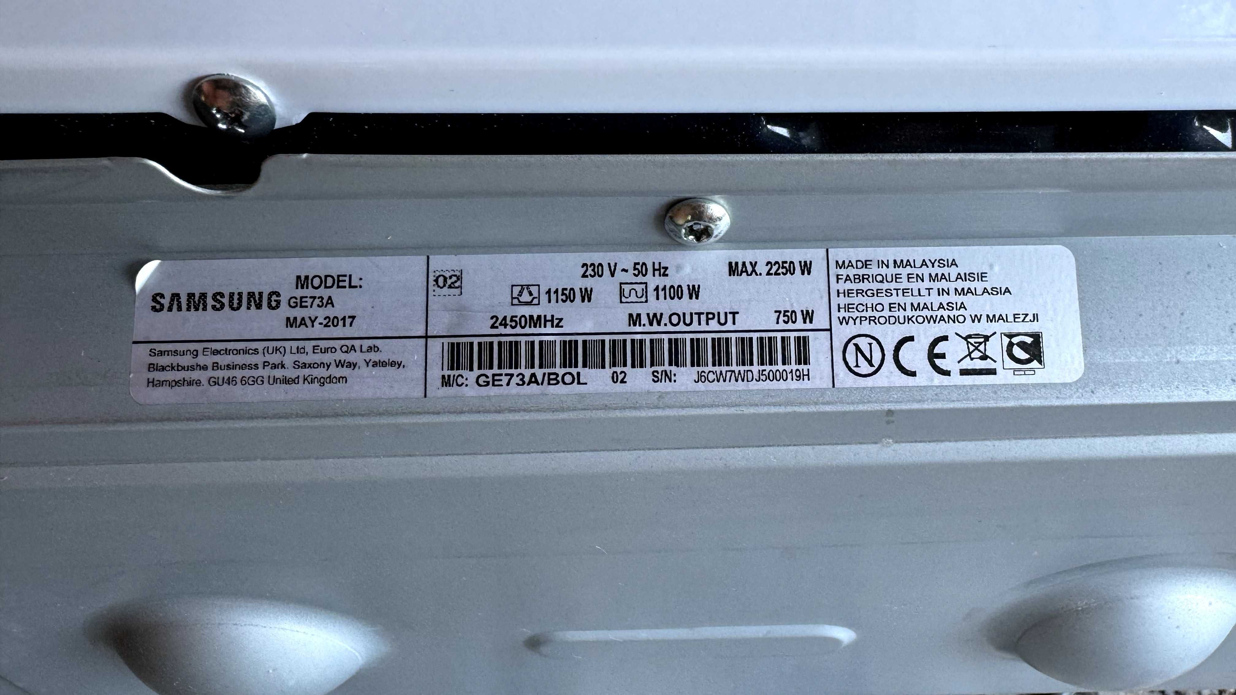 Microondas Samsung GE73A com TDS, grill e acessórios