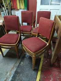 Cztery solidne krzesla Prl