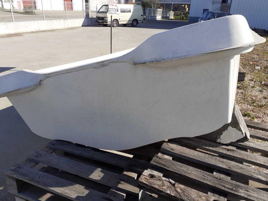Barco pesca Achigã