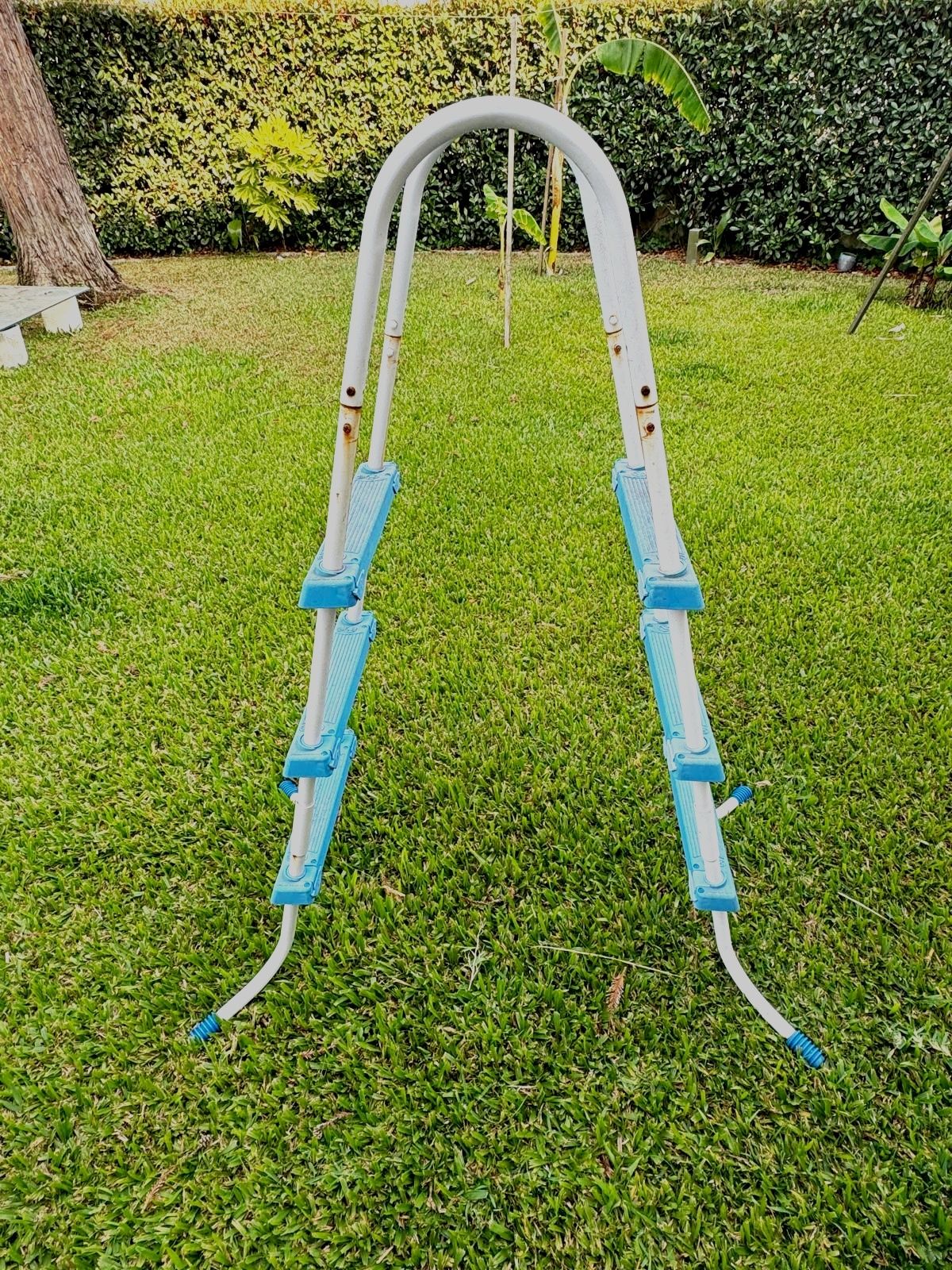 Escadas piscina 140cm