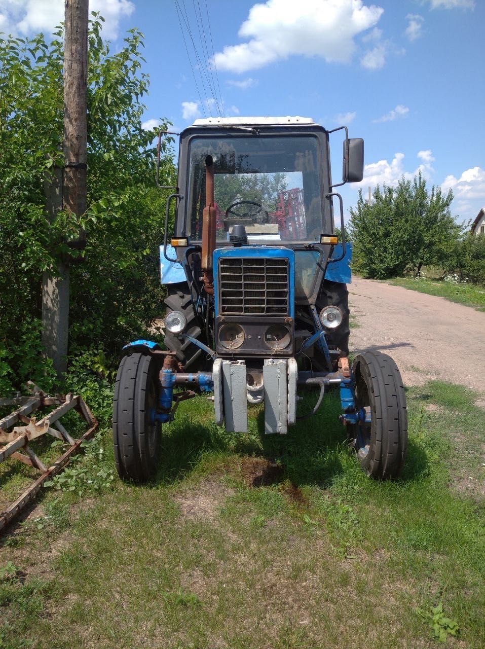 Трактор МТЗ 80 .