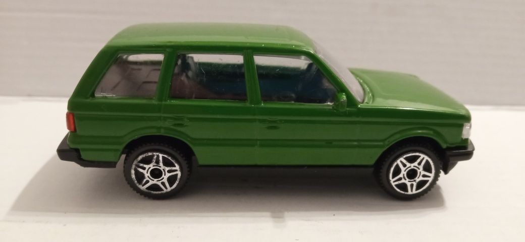 Bburago Range Rover w skali 1/43