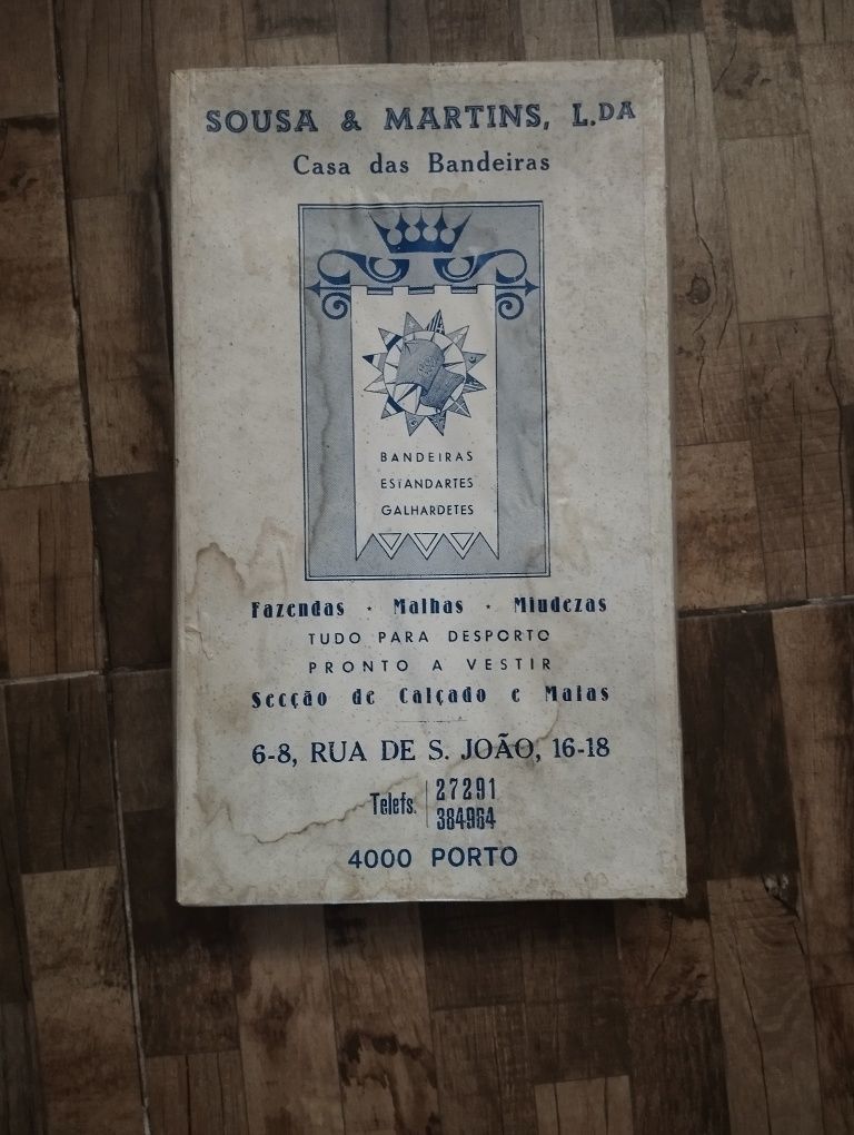 Caixa de galhardetes da casa das Bandeiras