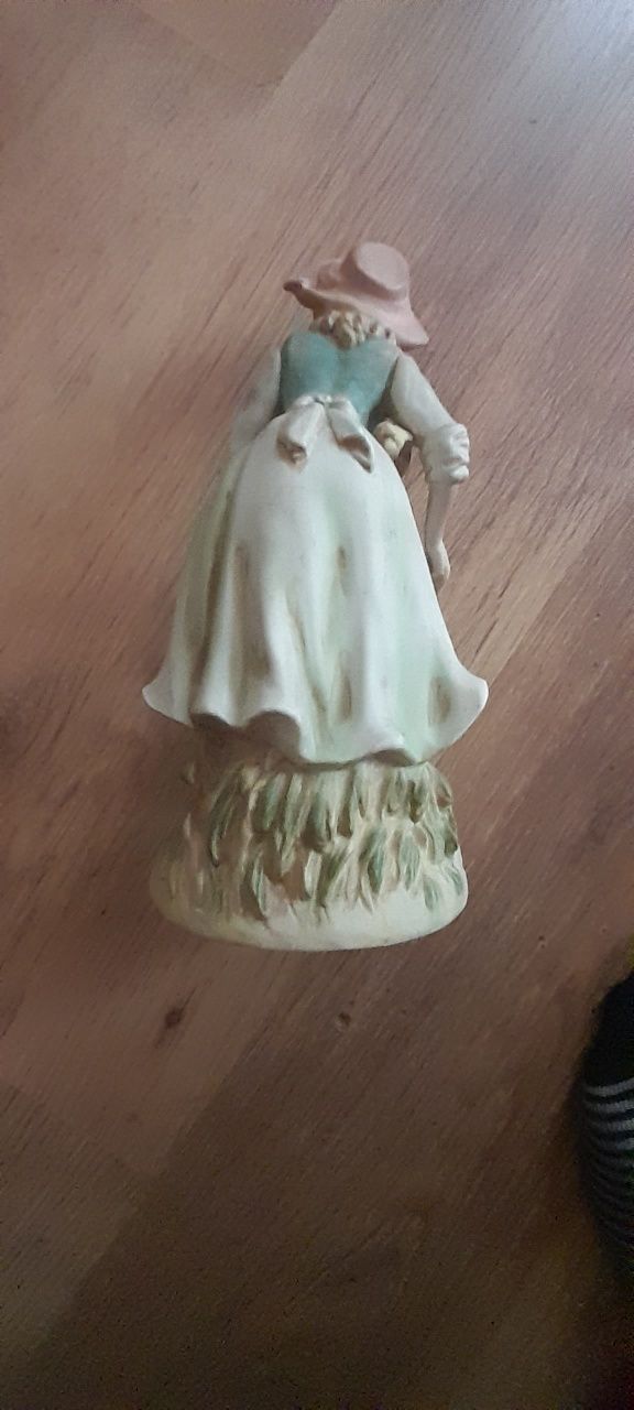 Stara figurka porcelana