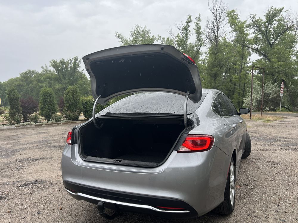 Chrysler 200 перший власник в Україні