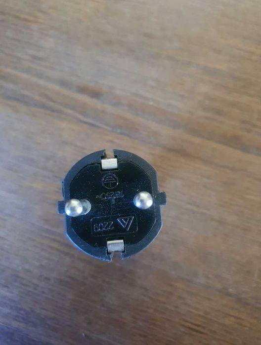 macho para tomada em segunda mão como novo e resistente