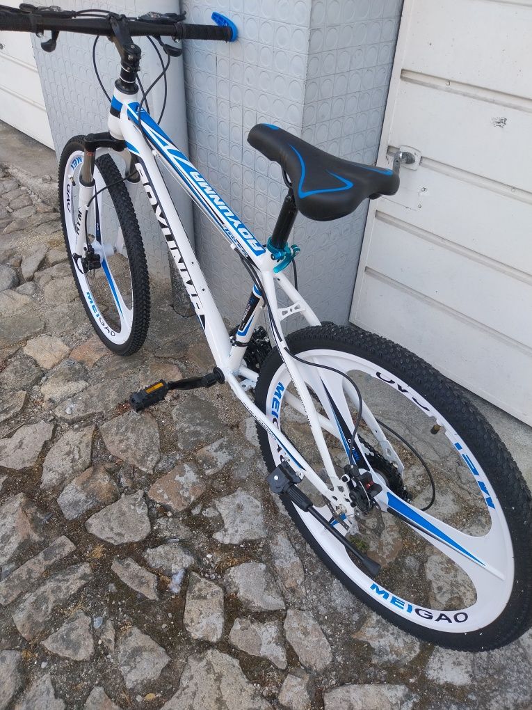 Vendo bicicleta nova