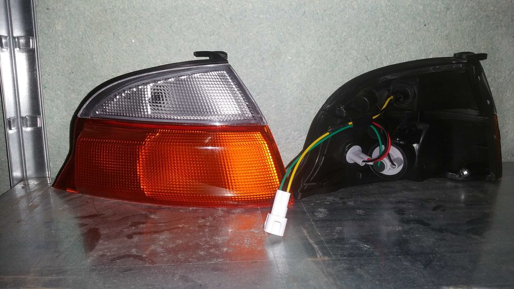Фонарь поворотник хайс hiace