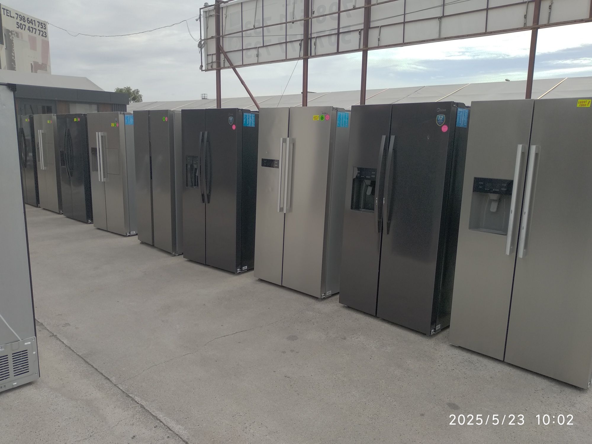 OUTLET Janki ul Wspólna 6 Lodówka Side-by-Side Midea