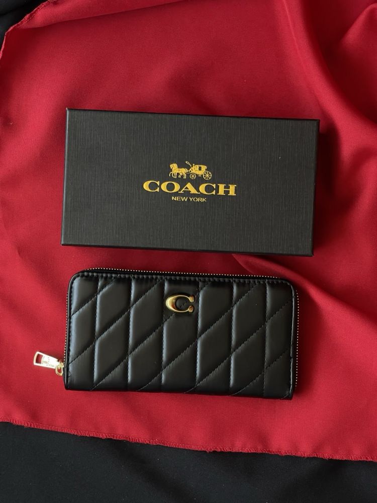 Гаманець Coach Quilted Leather Zip Around Long Wallet