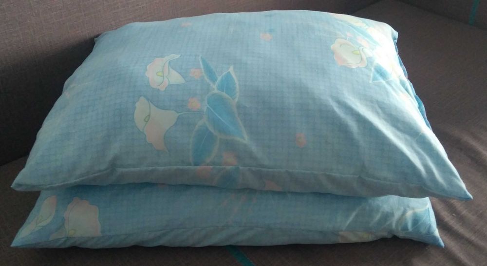 Две подушки гипоаллергенный наполнитель хорошо пропускает воздух