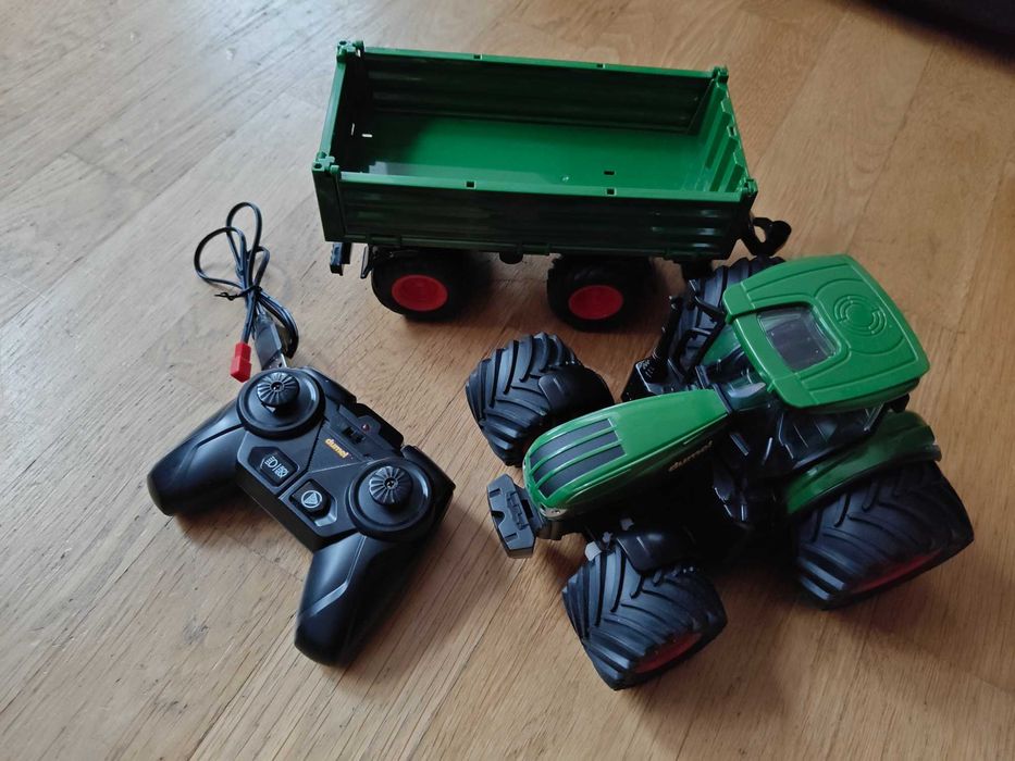 Zdalnie sterowany zielony traktor RC z przyczepą - Agro Pojazdy Dumel