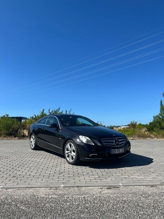 Mercedes Benz Coupé E 220 CDI em muito bom estado com todos os extr