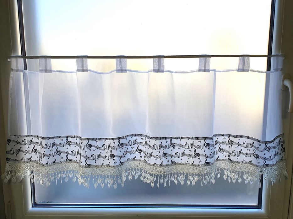 Zazdrostka z wzorem kluczy wiolinowych i nut wys. ok.50cm x dł. 200 cm