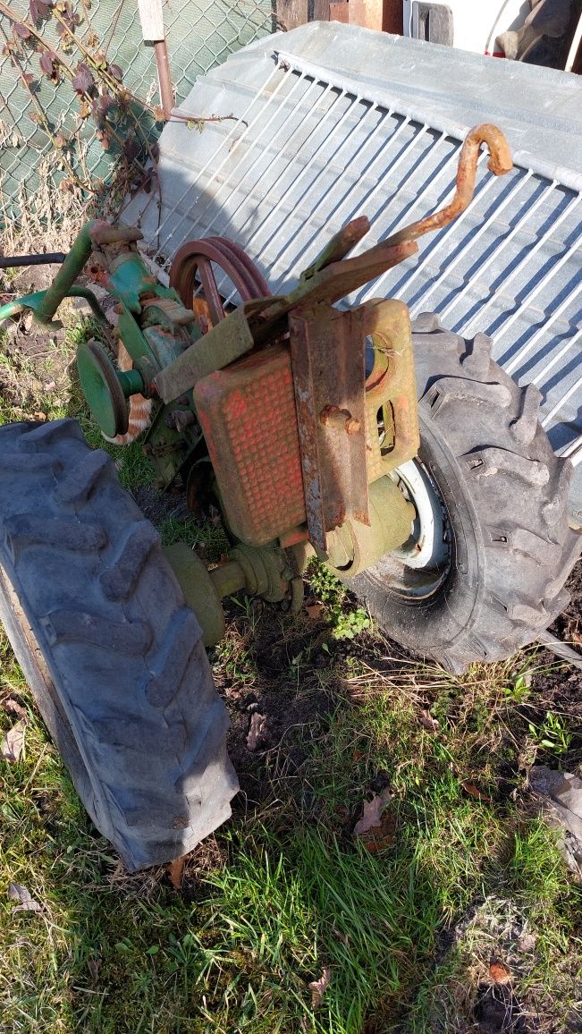 Traktorek dwukołowy dzik fm70