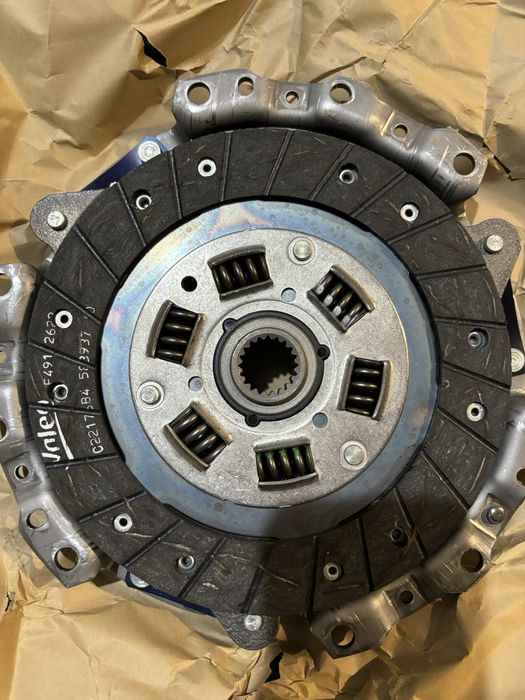 Комплект сцепления  ВАЗ VALEO оригинал 2101-03-05-07-08-09-121-21213