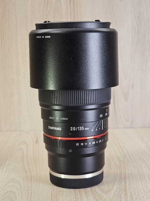 Obiektyw Samyang Sony E 135mm F2.0 ED UMC