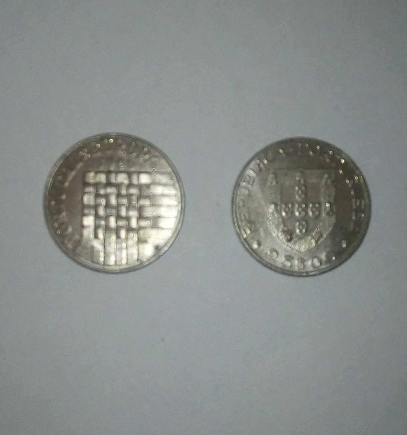 Varias moedas de coleção