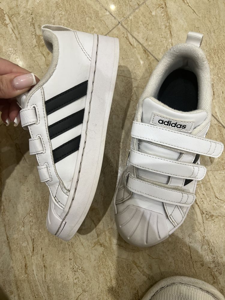 Кросівки adidas