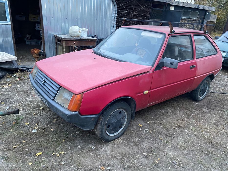 Автомобіль таврія (заз-1140) з фіатовським двигуном.