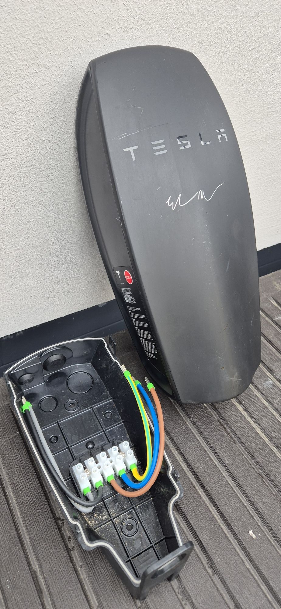Tesla Wollbox Ładowarka