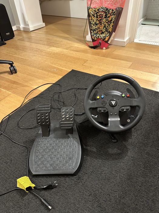 Volante Thrustmaster TMX