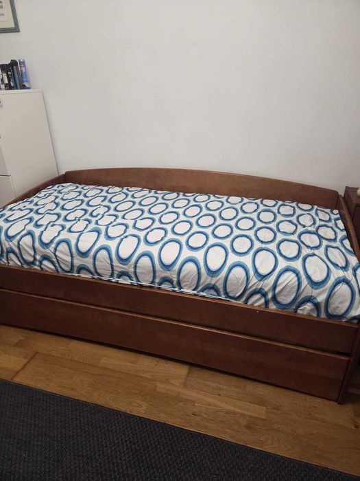 Cama dupla de solteiro em madeira maciça cerejeira