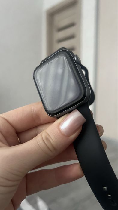 Apple Watch 4 / 44mm