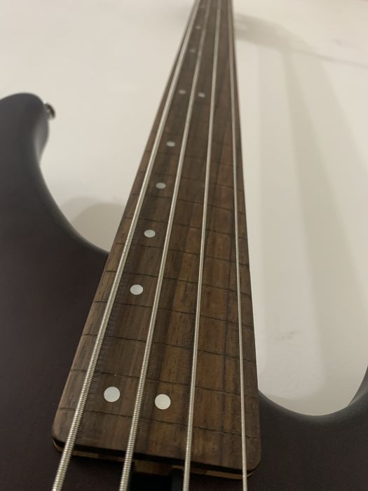 Baixo Yamaha TRBX504 Fretless