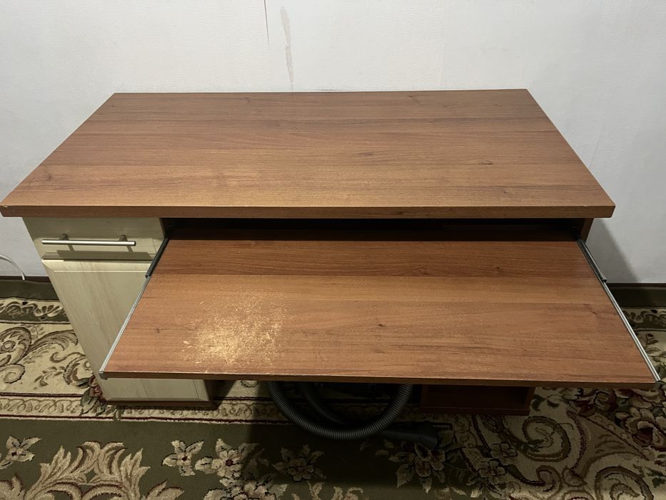 Продам компютерний стол