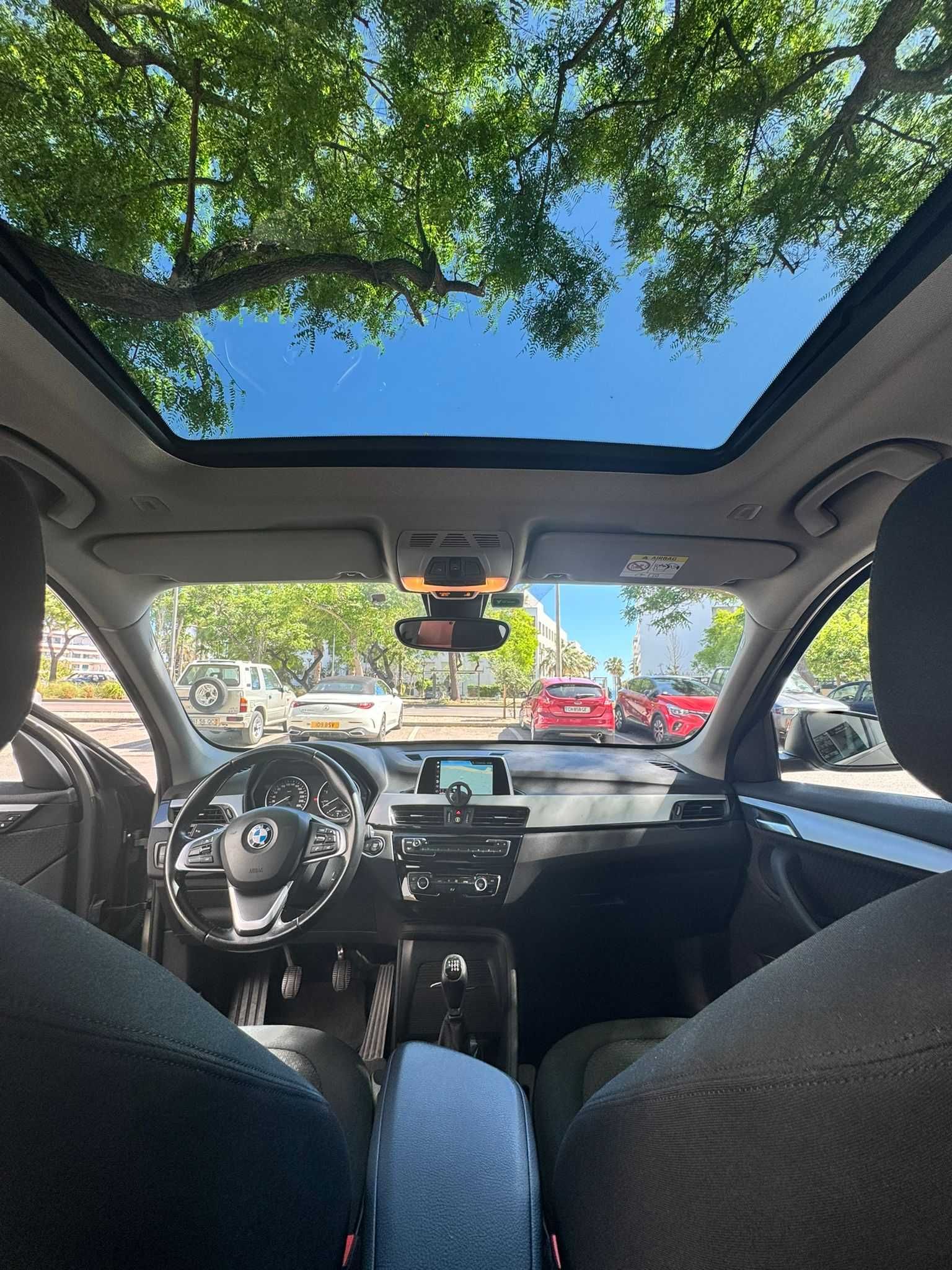 BMW X1 16d SDrive com Teto Panoramico
