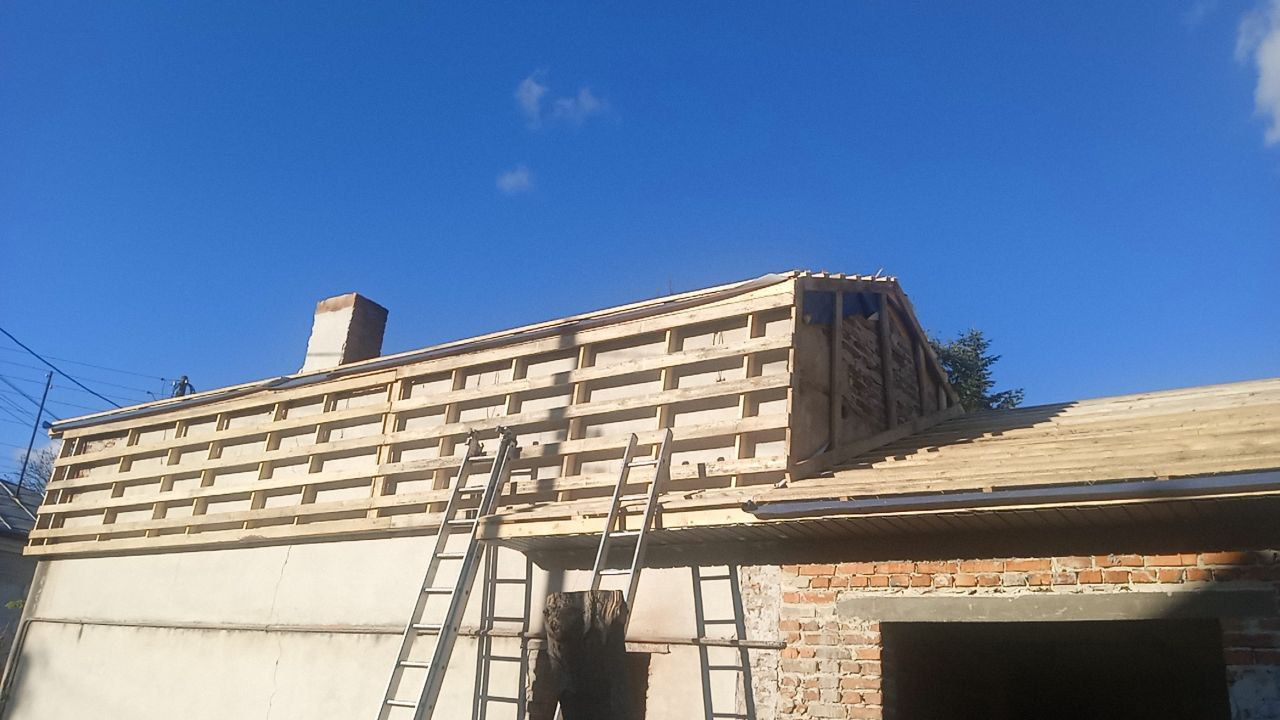Робимо дерев'яні та металеві конструкції дахів