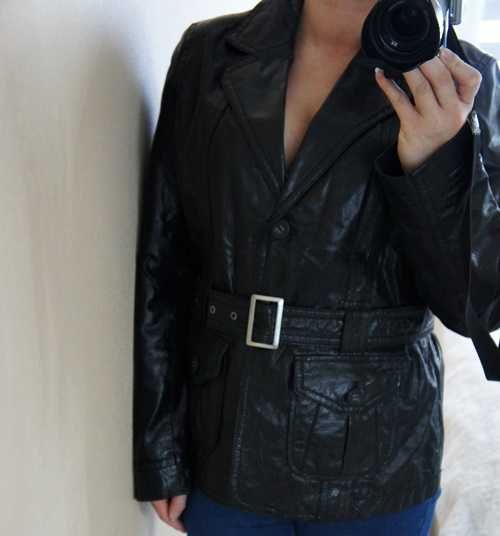 Czarna skórzana kurtka z paskiem, kieszeniami, C&A, M/L (38/40).