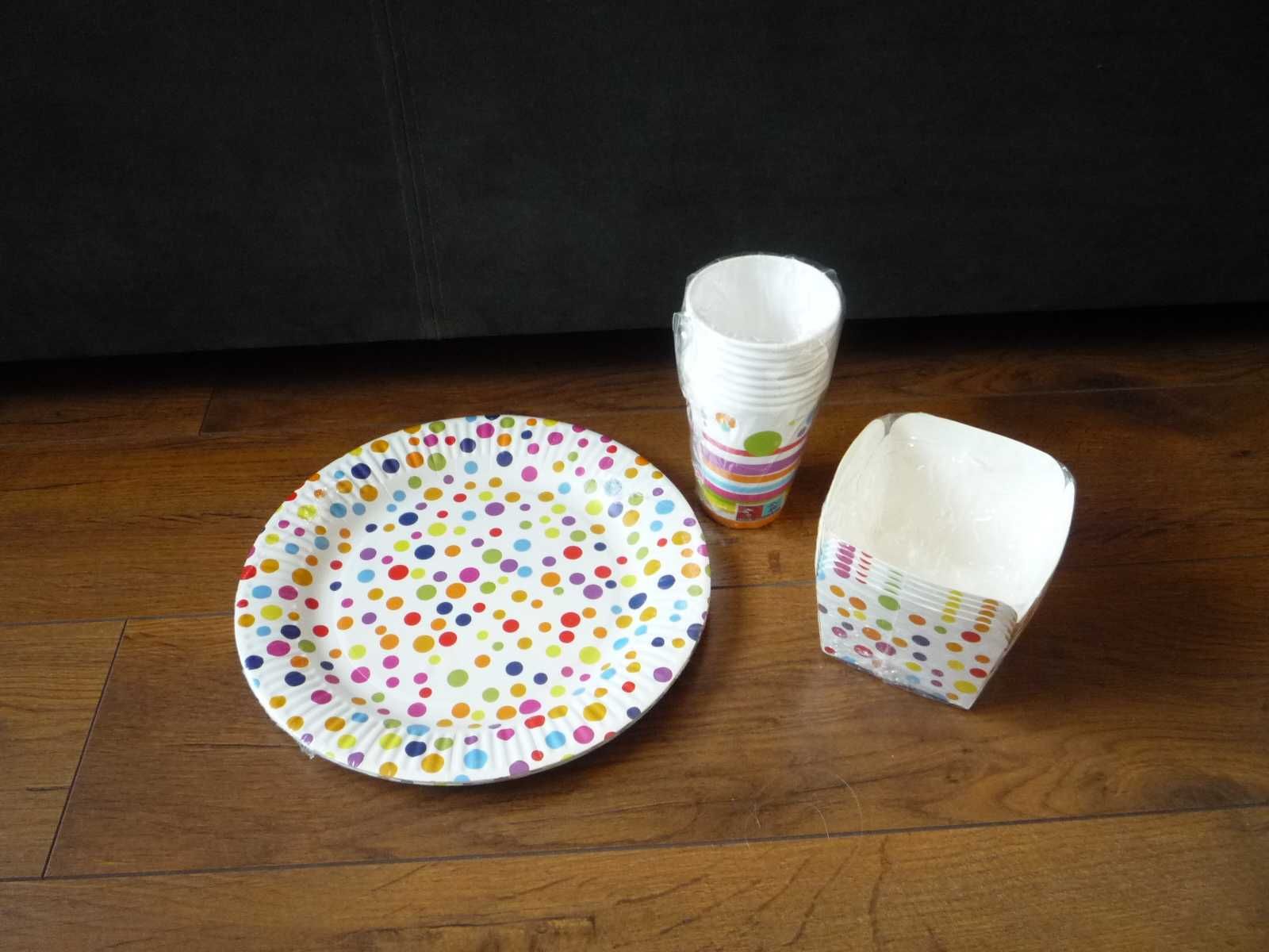 Zestaw 8szt Talerze 8szt Kubki 5szt pudełka na chipsy Bal Urodziny