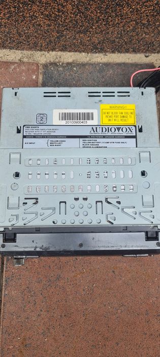 Продам автомагнітолу з виїздним екраном