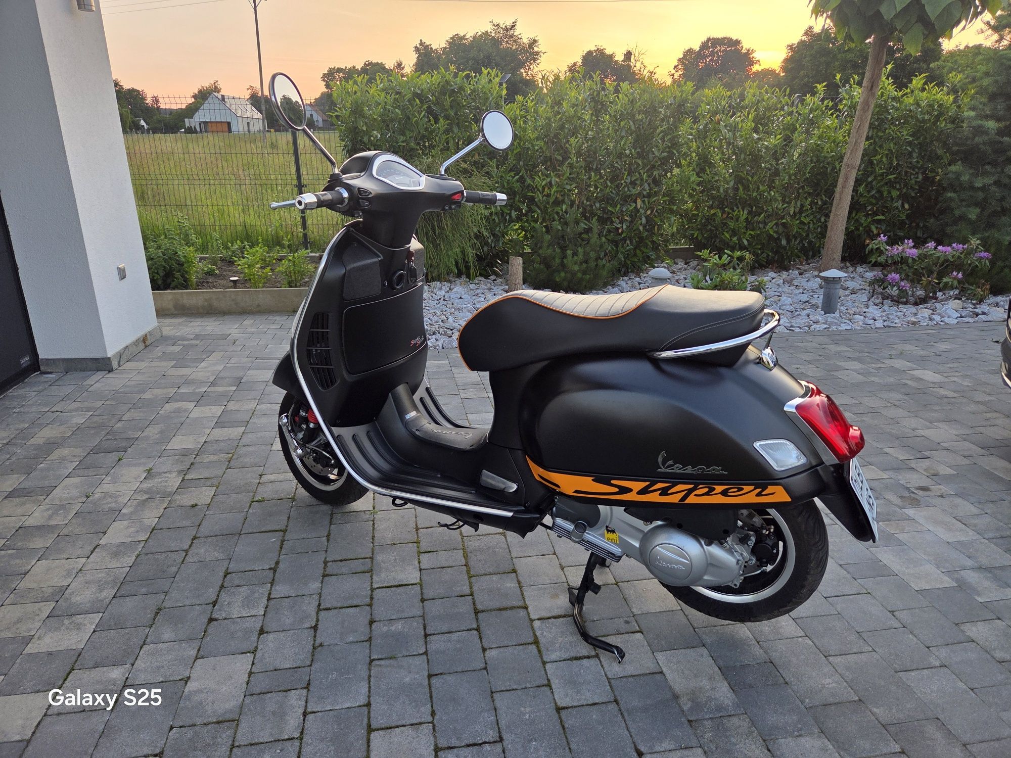 VESPA Super Sport GTS 300 Akrapovic