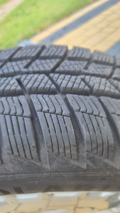 Sprzedam opony zimowe 195/65 R15 na stalowych felgach