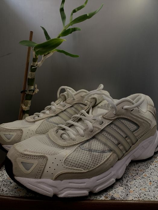 adidas Response CL “Off White кросівки оригінал