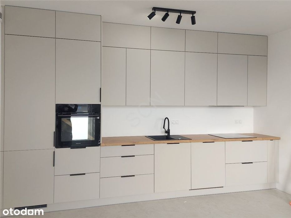 Elegancko urządzone, duży balkon