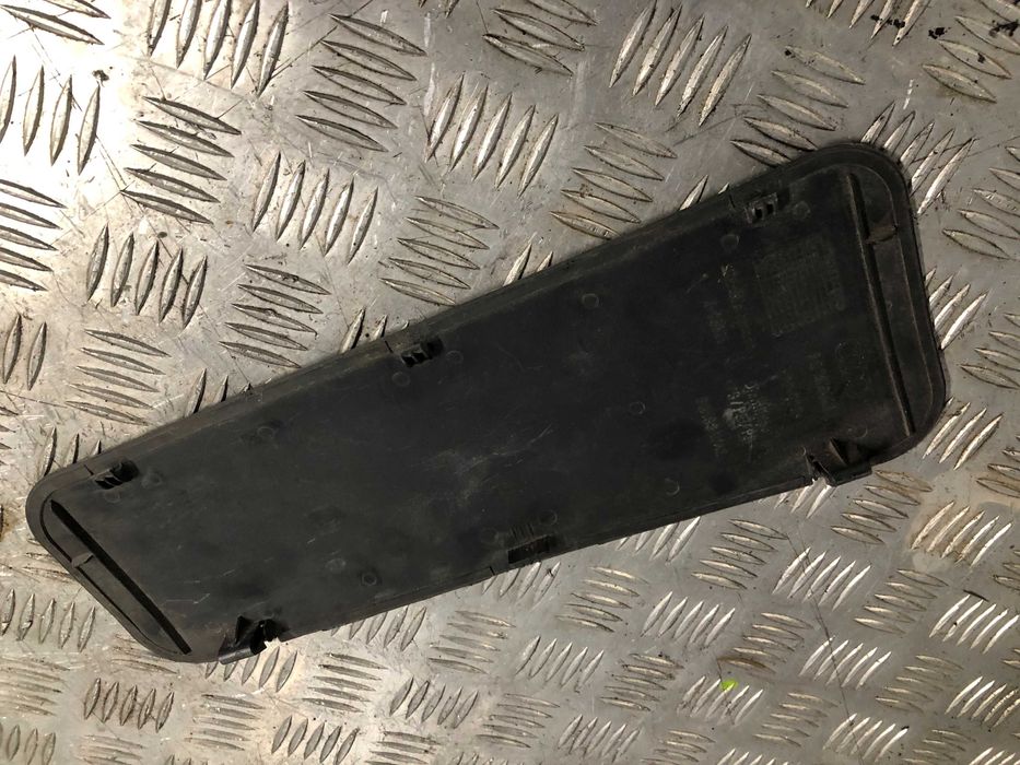 Zaślepka osłona pokrywa akumulatora Audi A4 B5