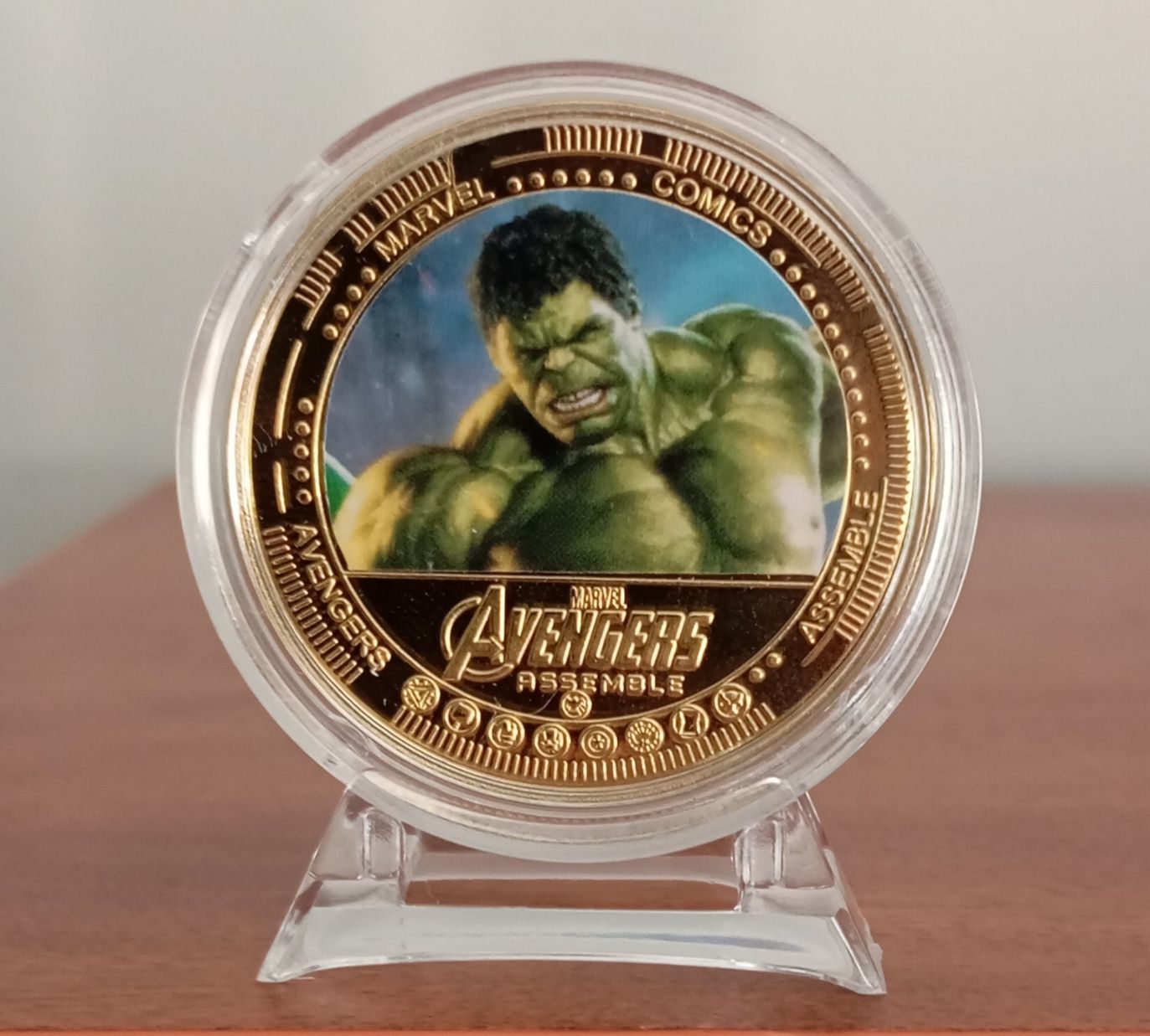 Conjunto 5 Moedas Comemorativas Marvel - Avengers Assemble com Suporte